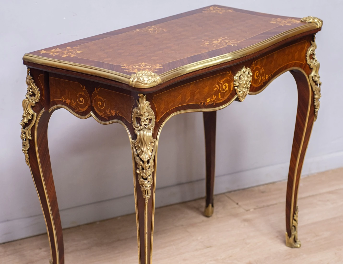 Реставрация антикварного ломберного стола