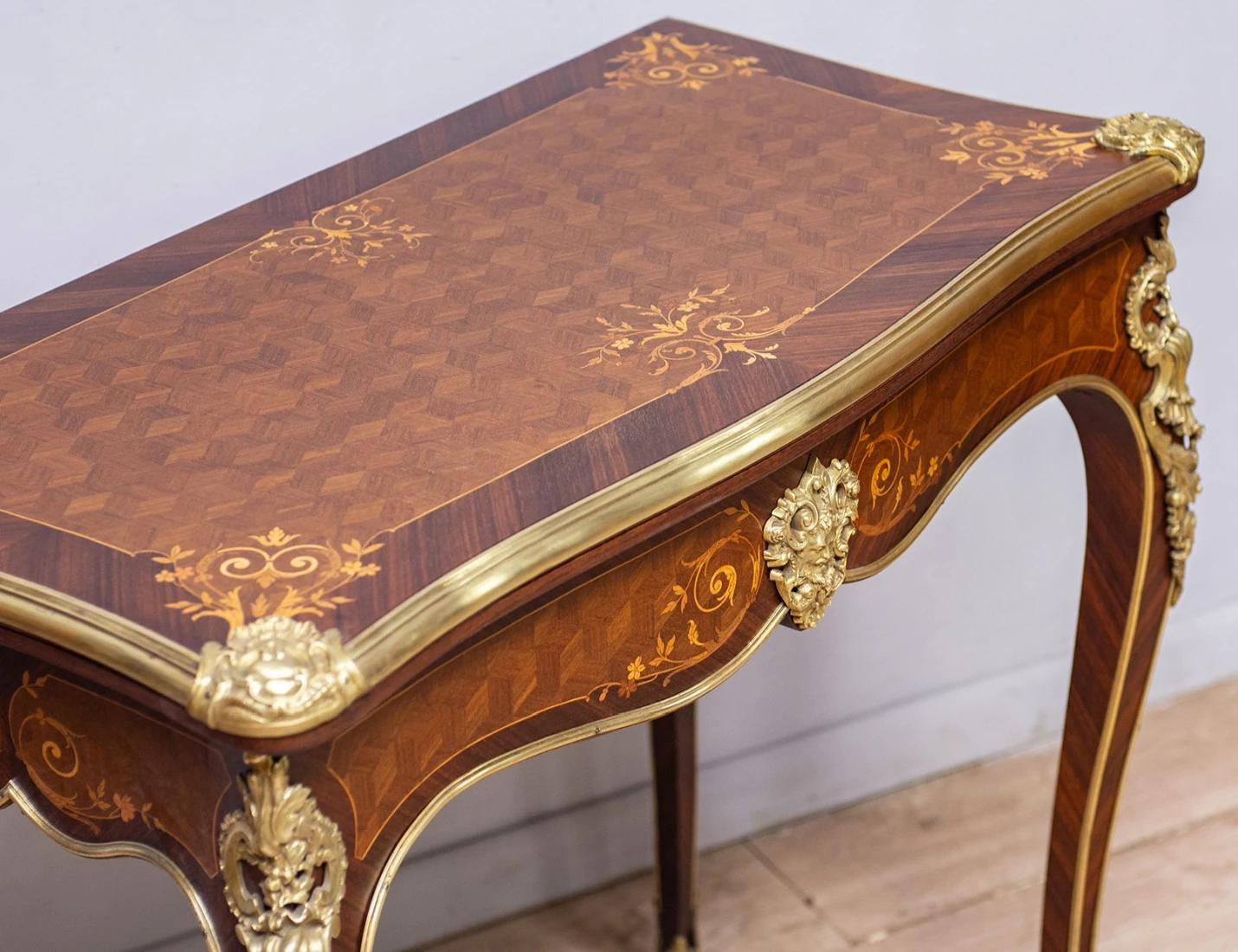 Реставрация антикварного ломберного стола