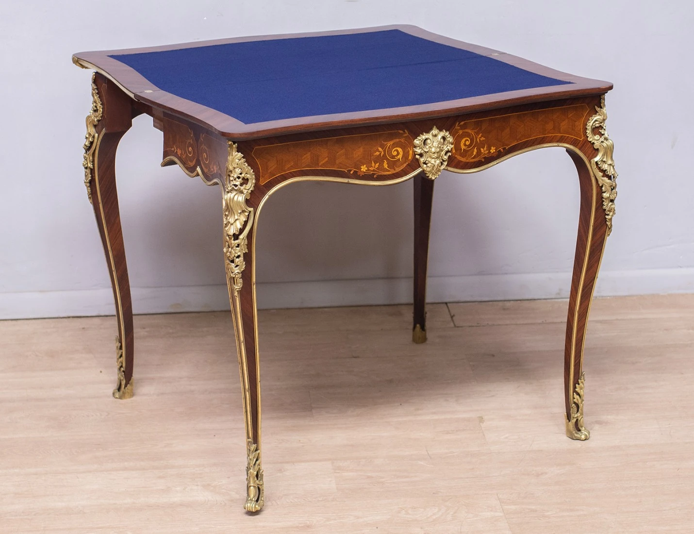 Реставрация антикварного ломберного стола