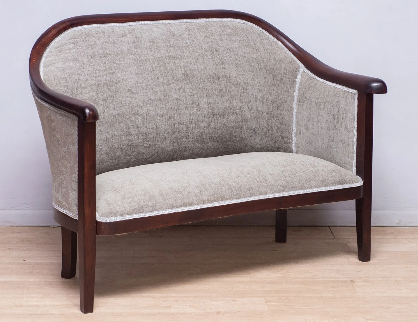 Реставрация дивана №6244 Братьев Тонет