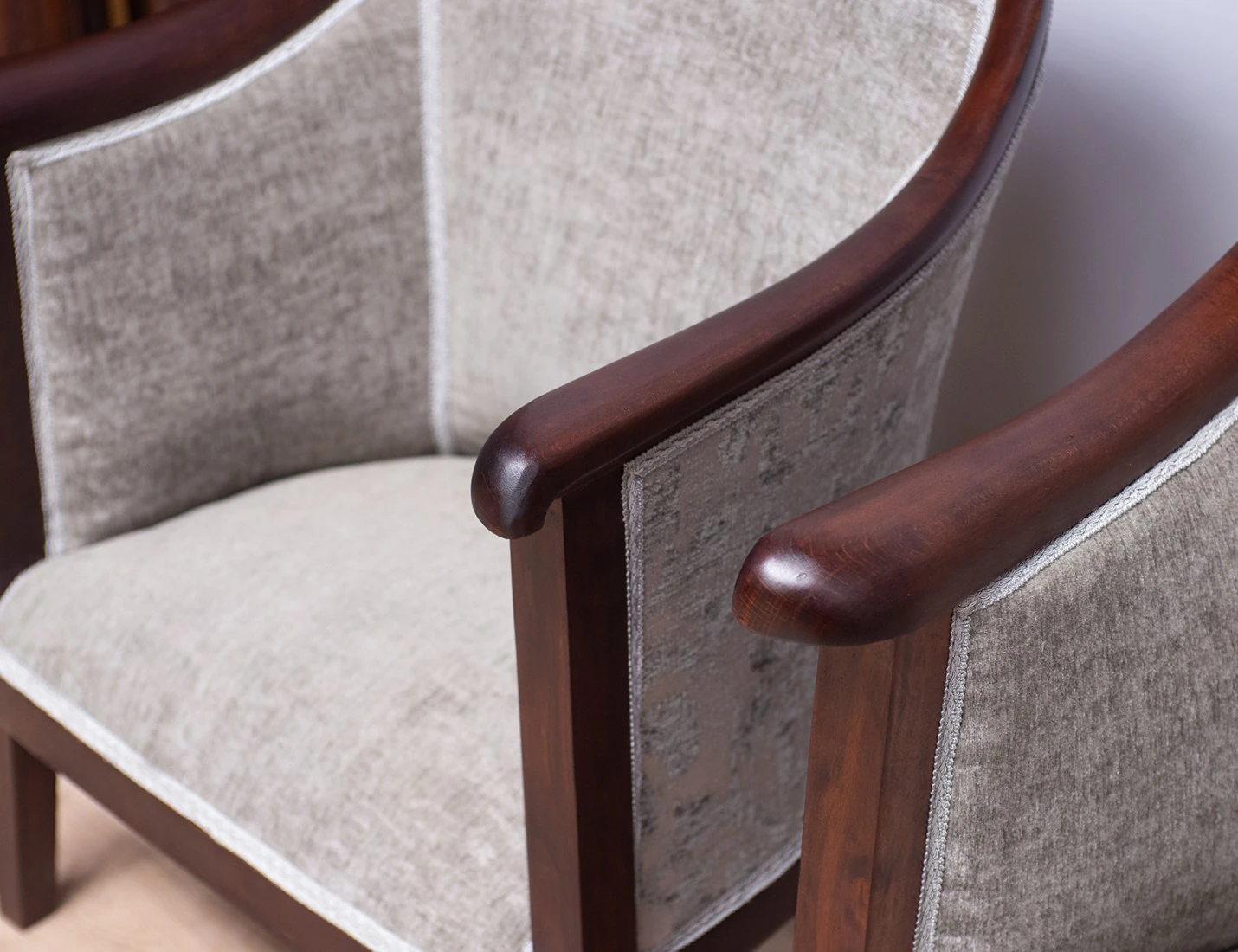 Реставрация пары кресел №6544 Братьев Тонет