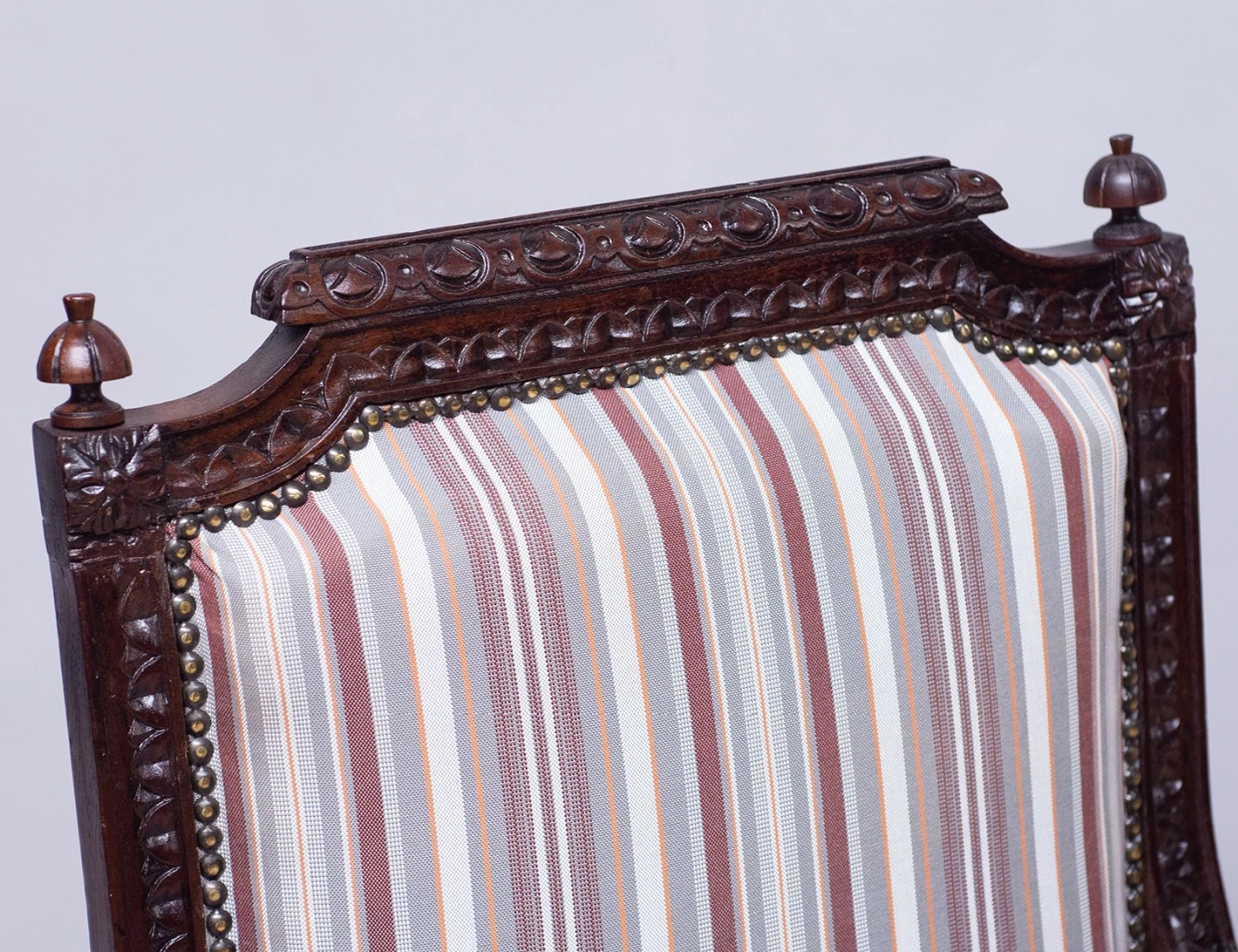 Реставрация антикварного кресла 19 века