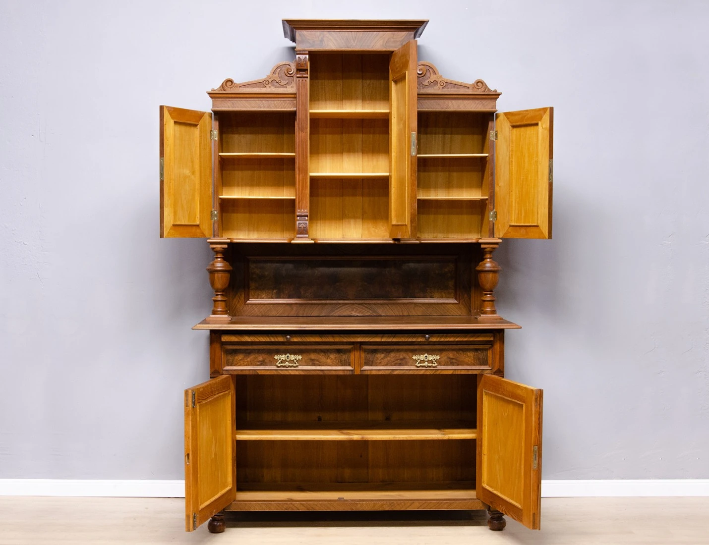 Реставрация орехового буфета 19 века