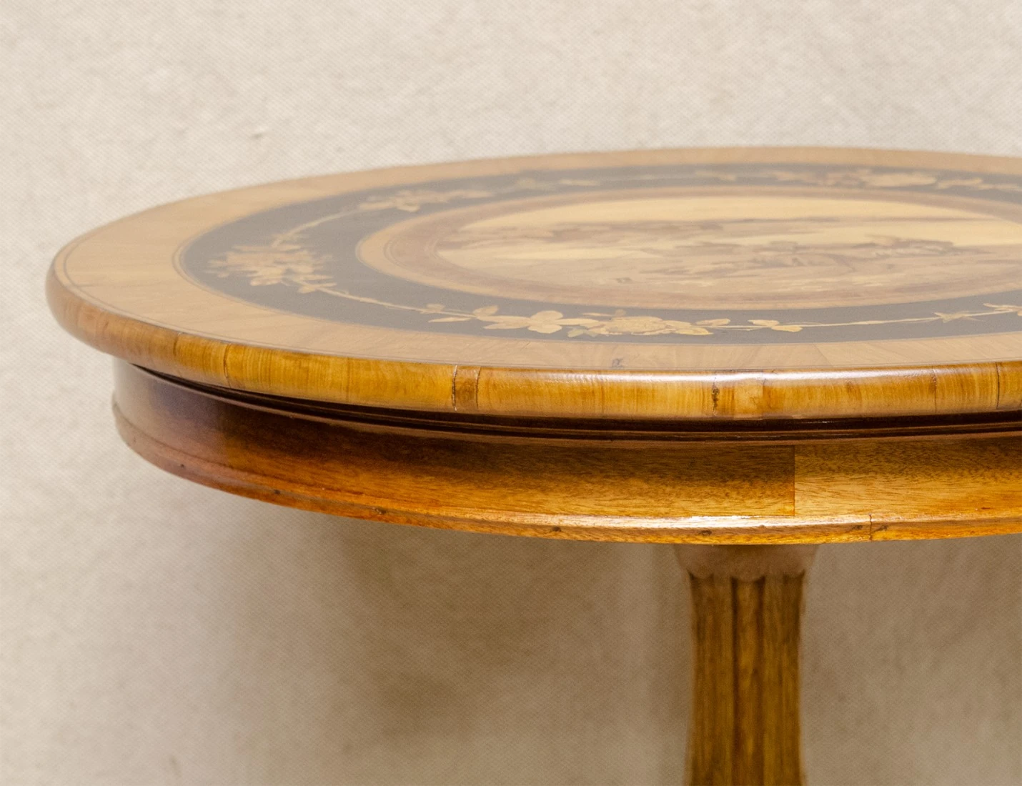 Реставрация антикварного столика с маркетри