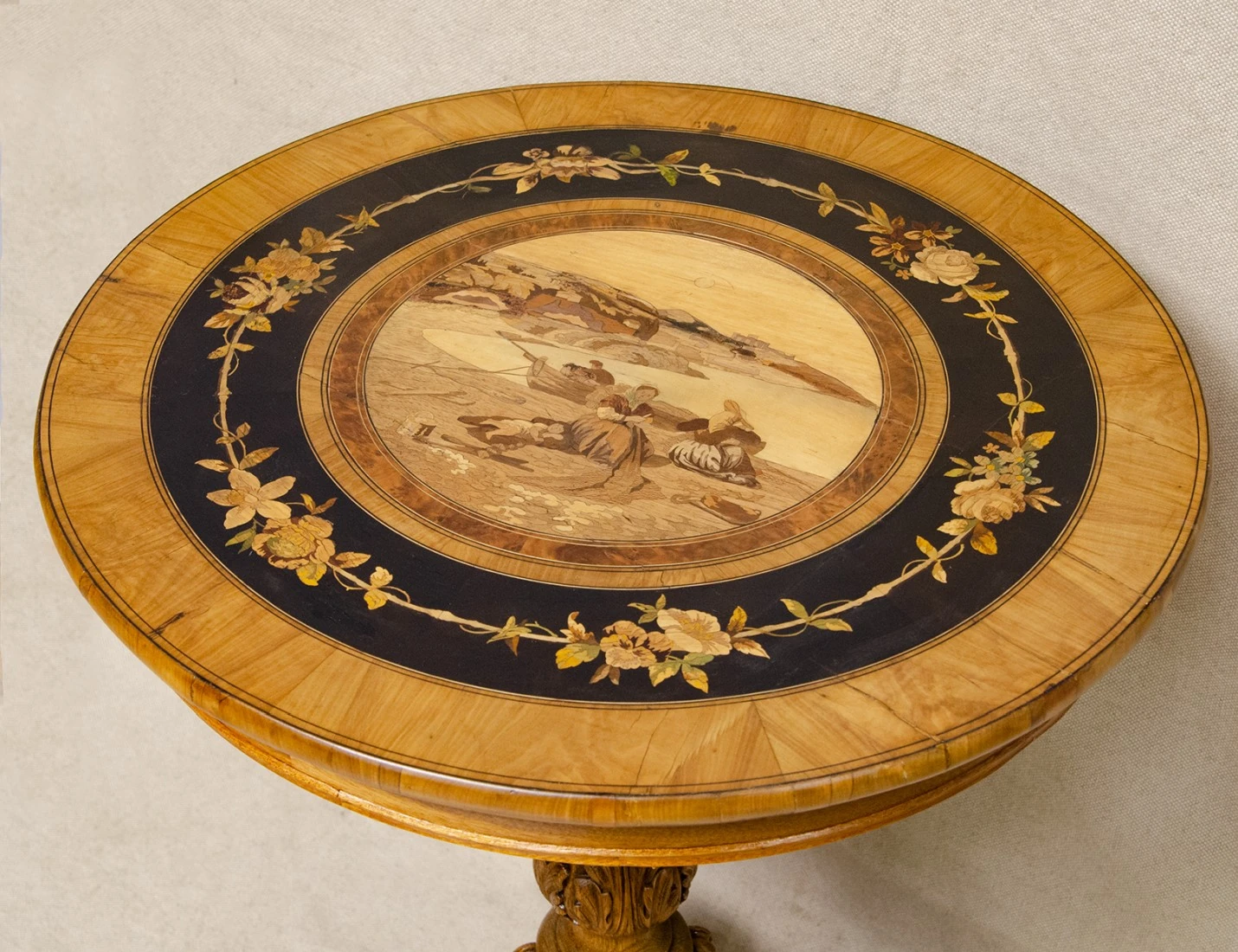 Реставрация антикварного столика с маркетри