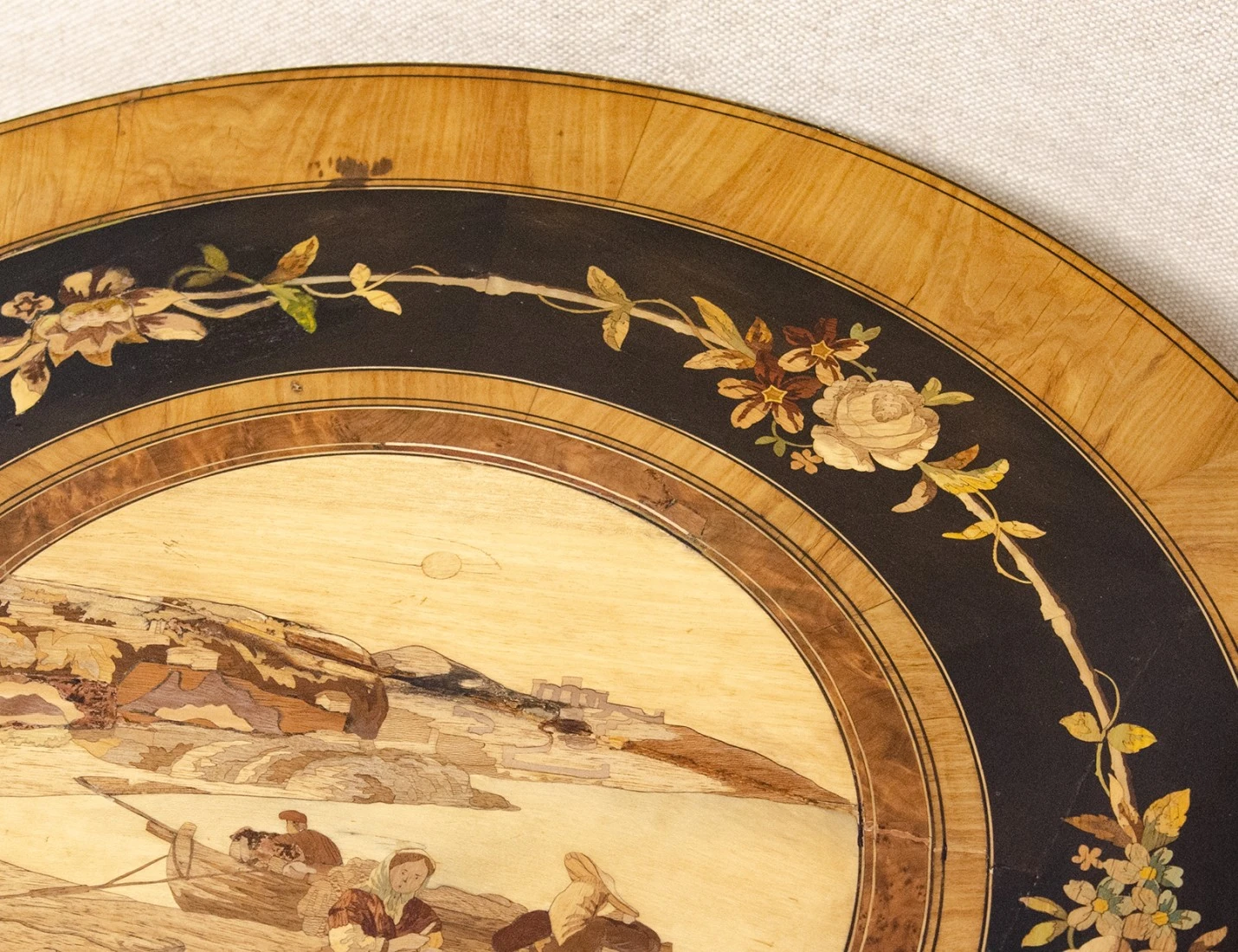 Реставрация антикварного столика с маркетри