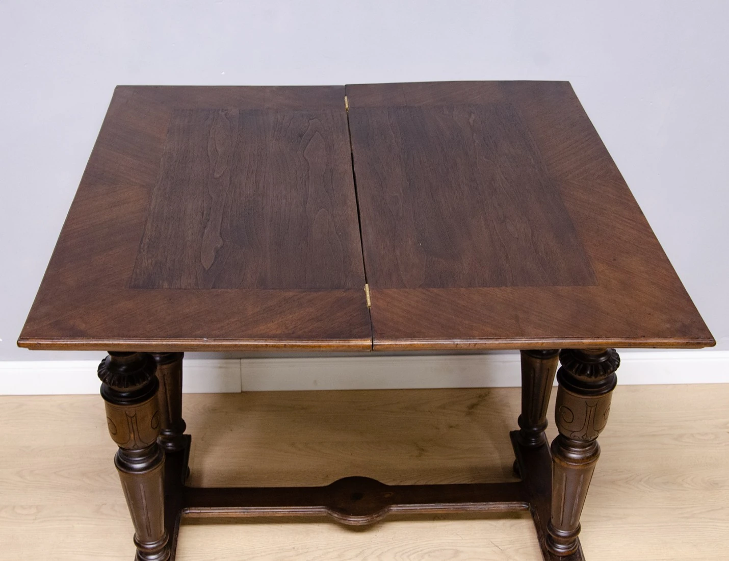 Реставрация орехового ломберного стола