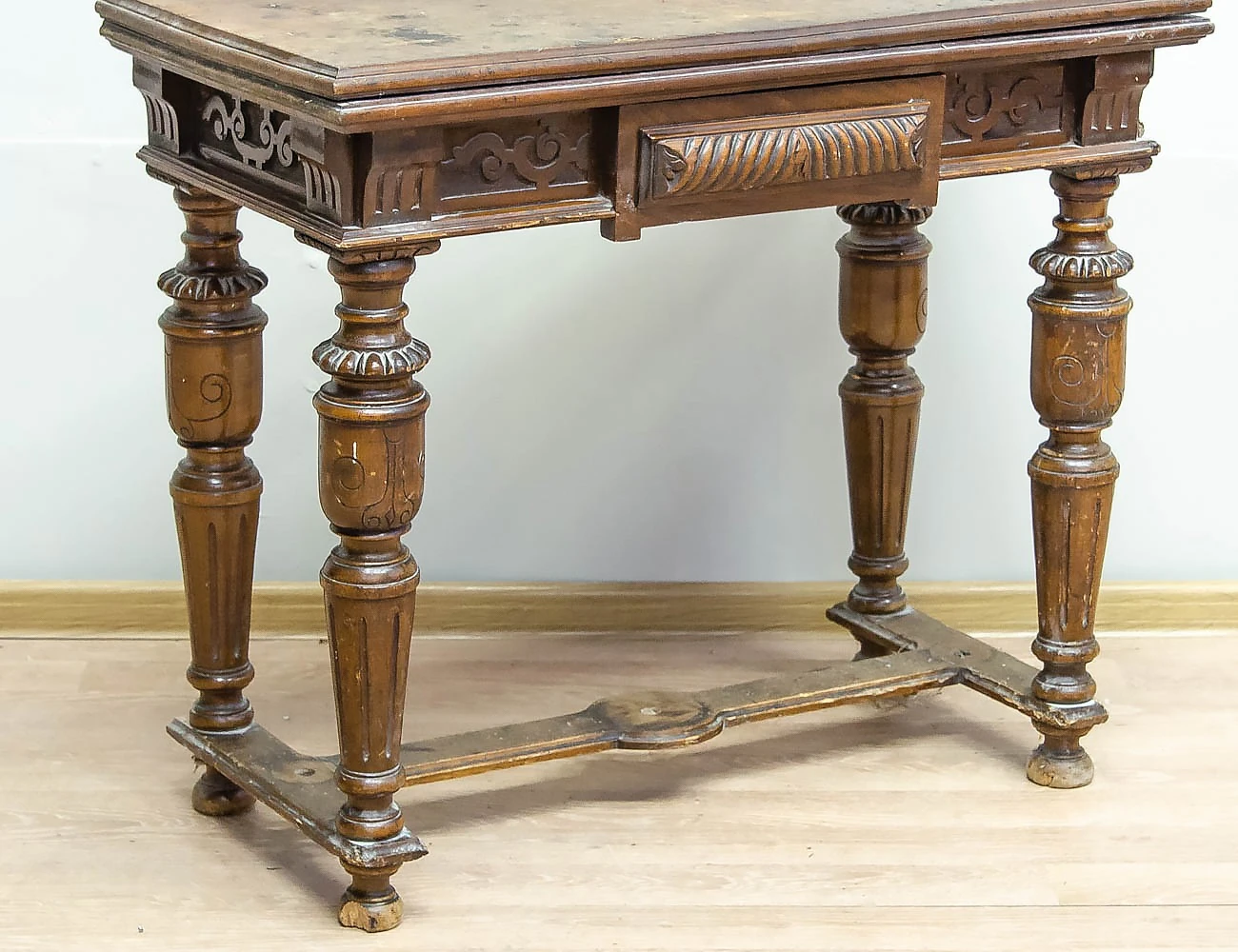 Реставрация орехового ломберного стола