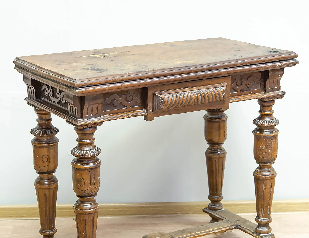 Реставрация орехового ломберного стола