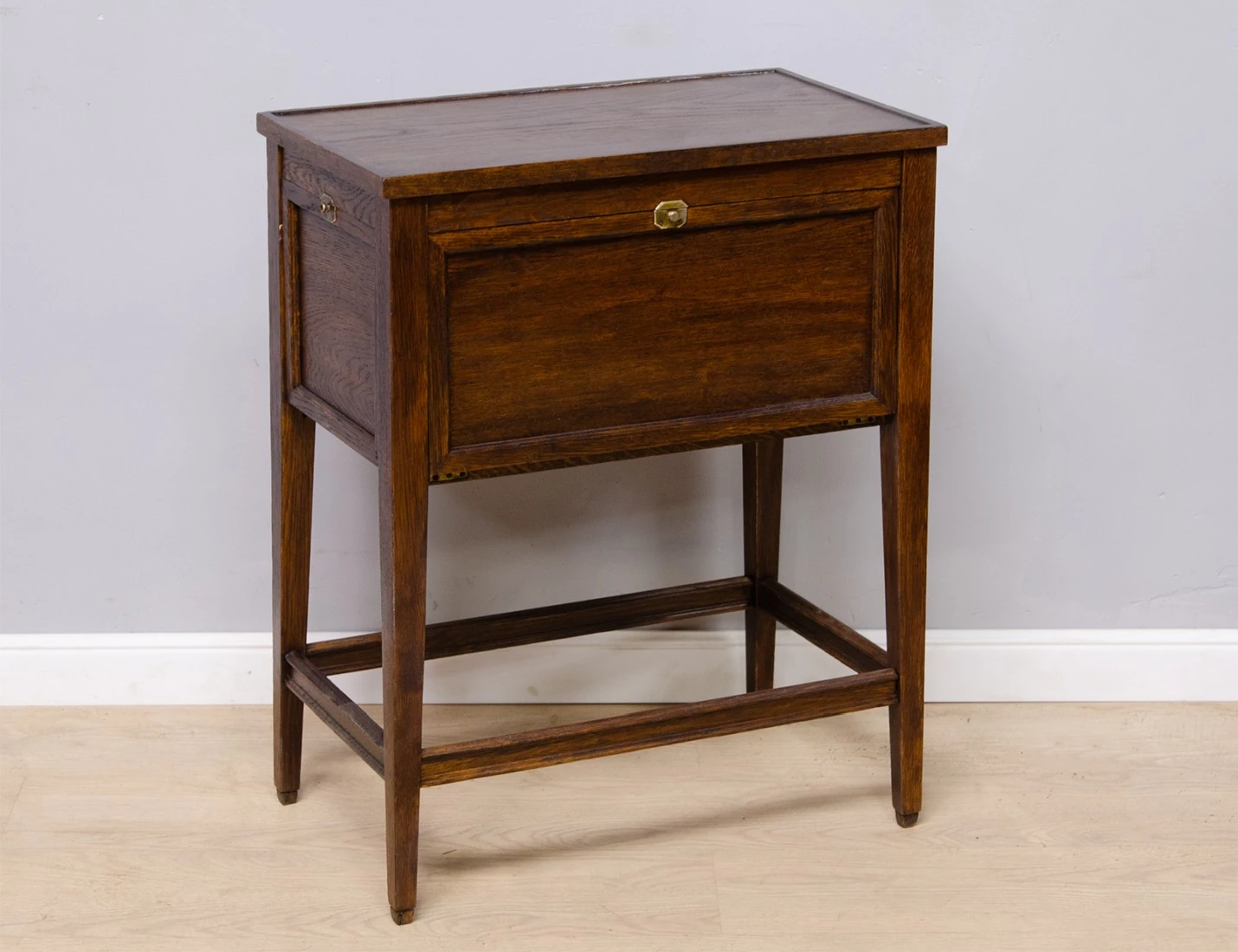 Реставрация антикварного сервировочного столика