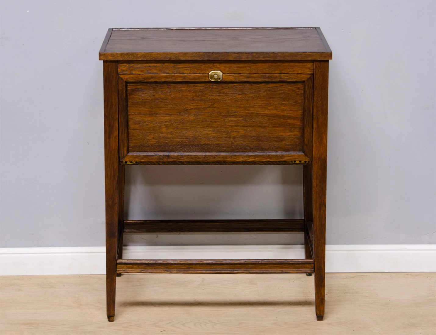 Реставрация антикварного сервировочного столика