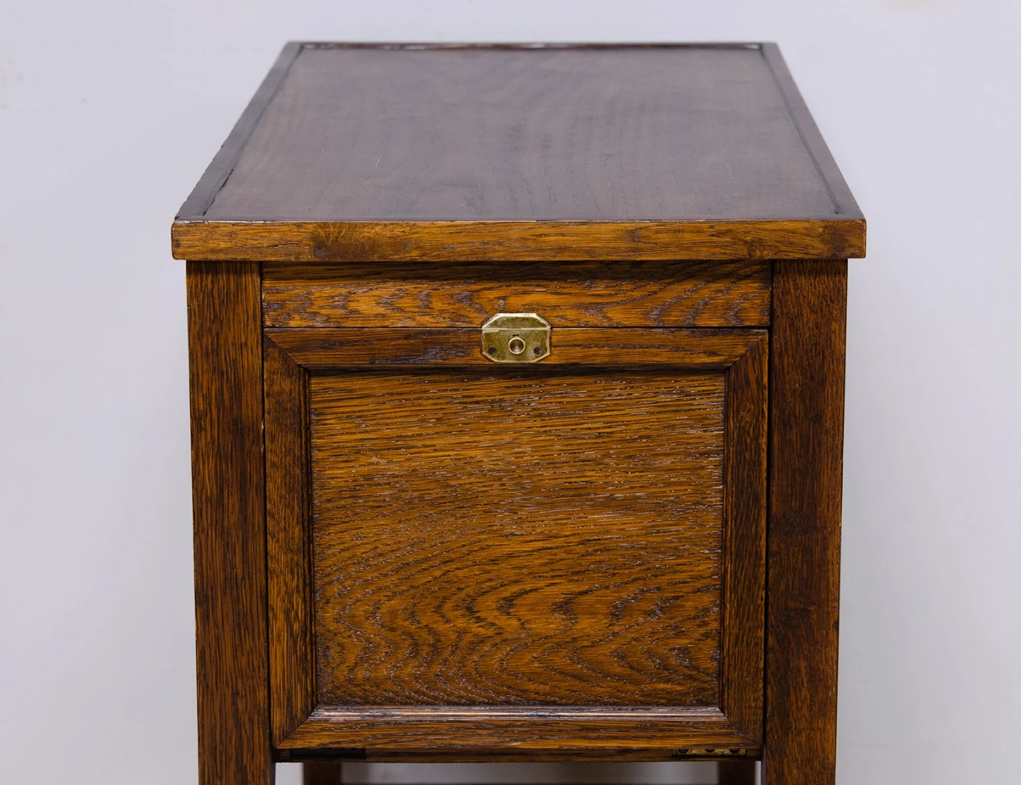 Реставрация антикварного сервировочного столика