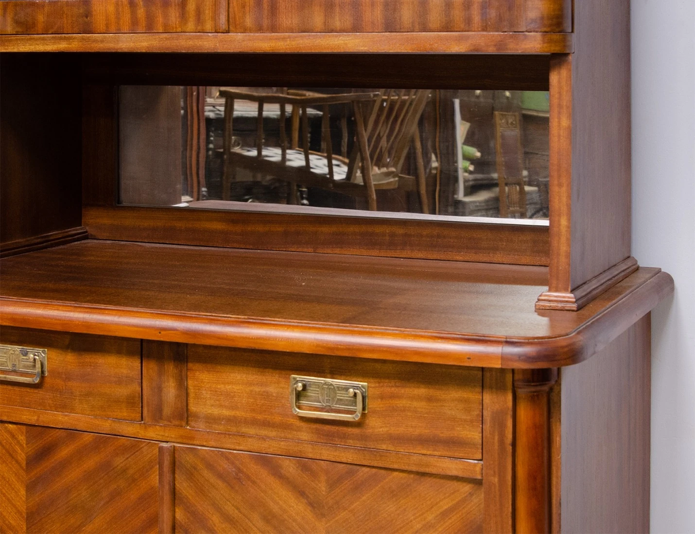 Реставрация старинного буфета