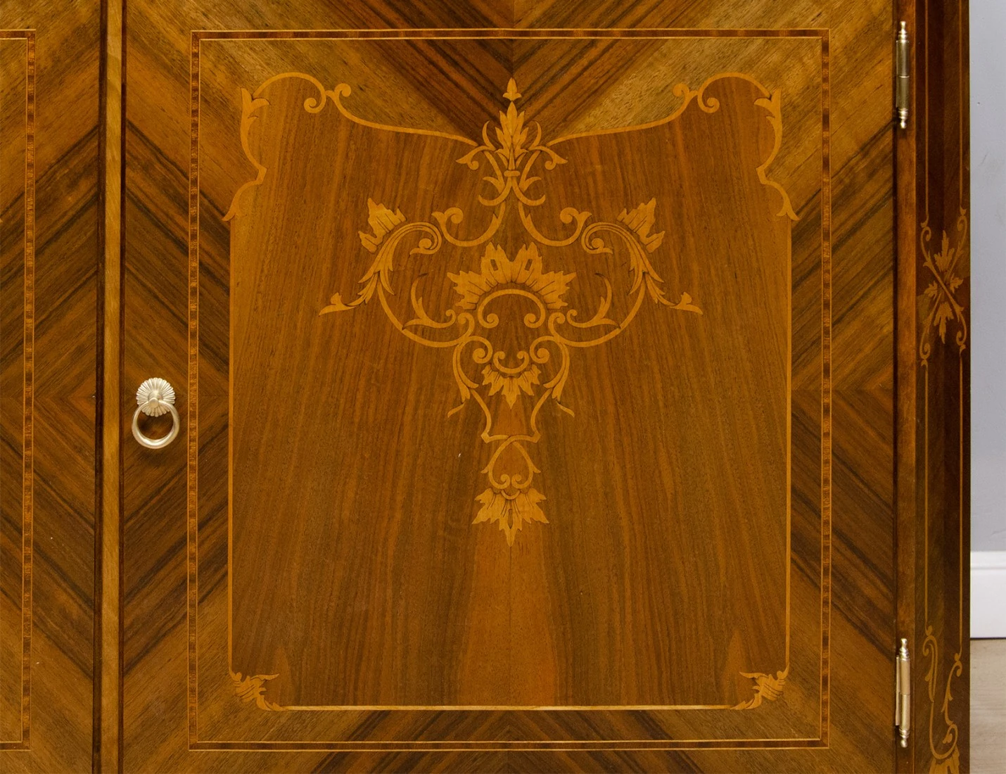 Реставрация венгерского буфета