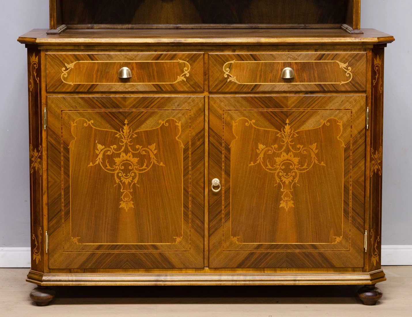 Реставрация венгерского буфета