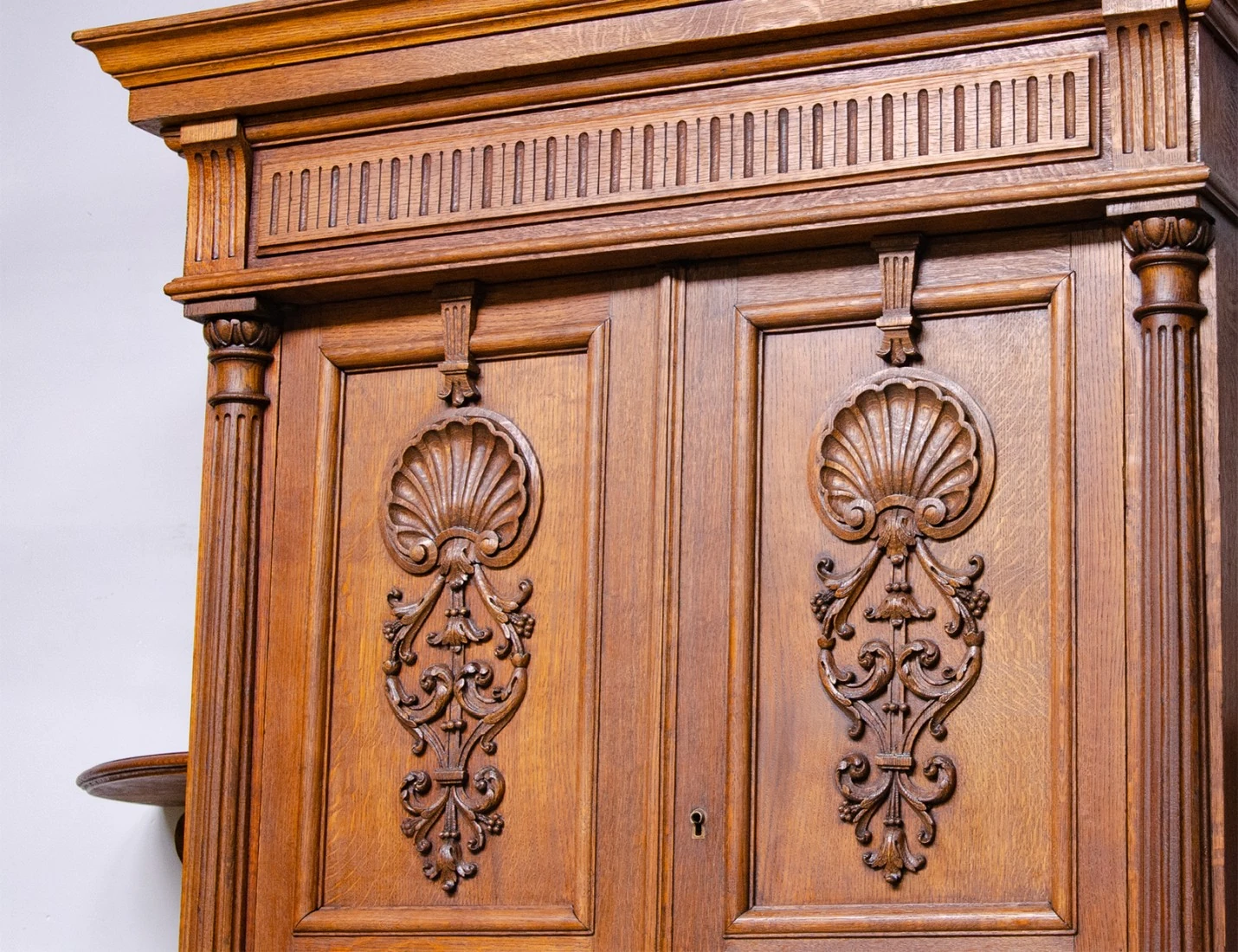 Реставрация антикварного буфета 19 века