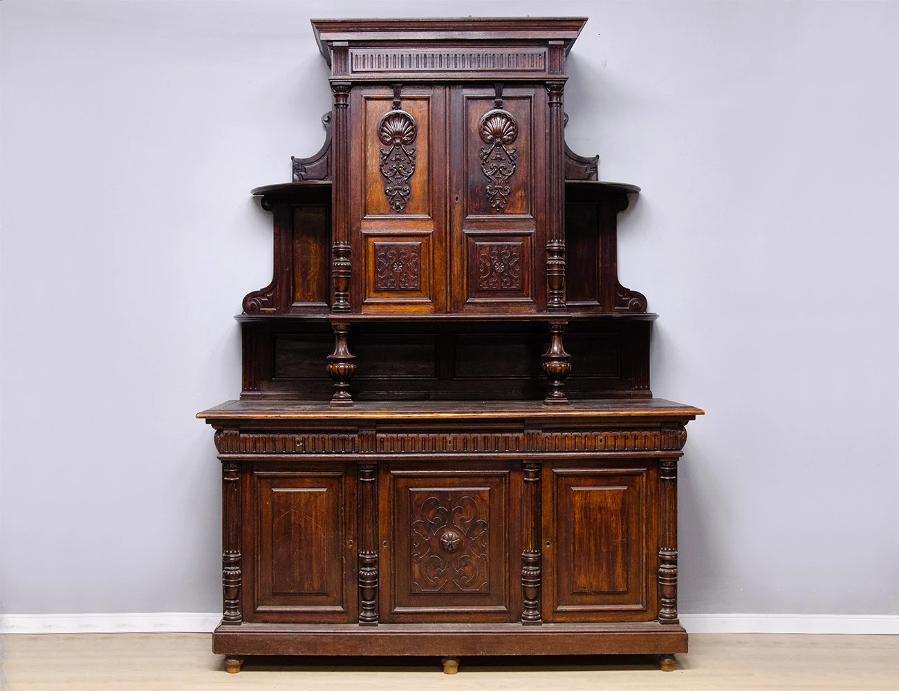 Реставрация антикварного буфета 19 века