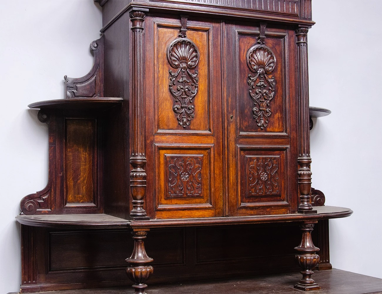 Реставрация антикварного буфета 19 века