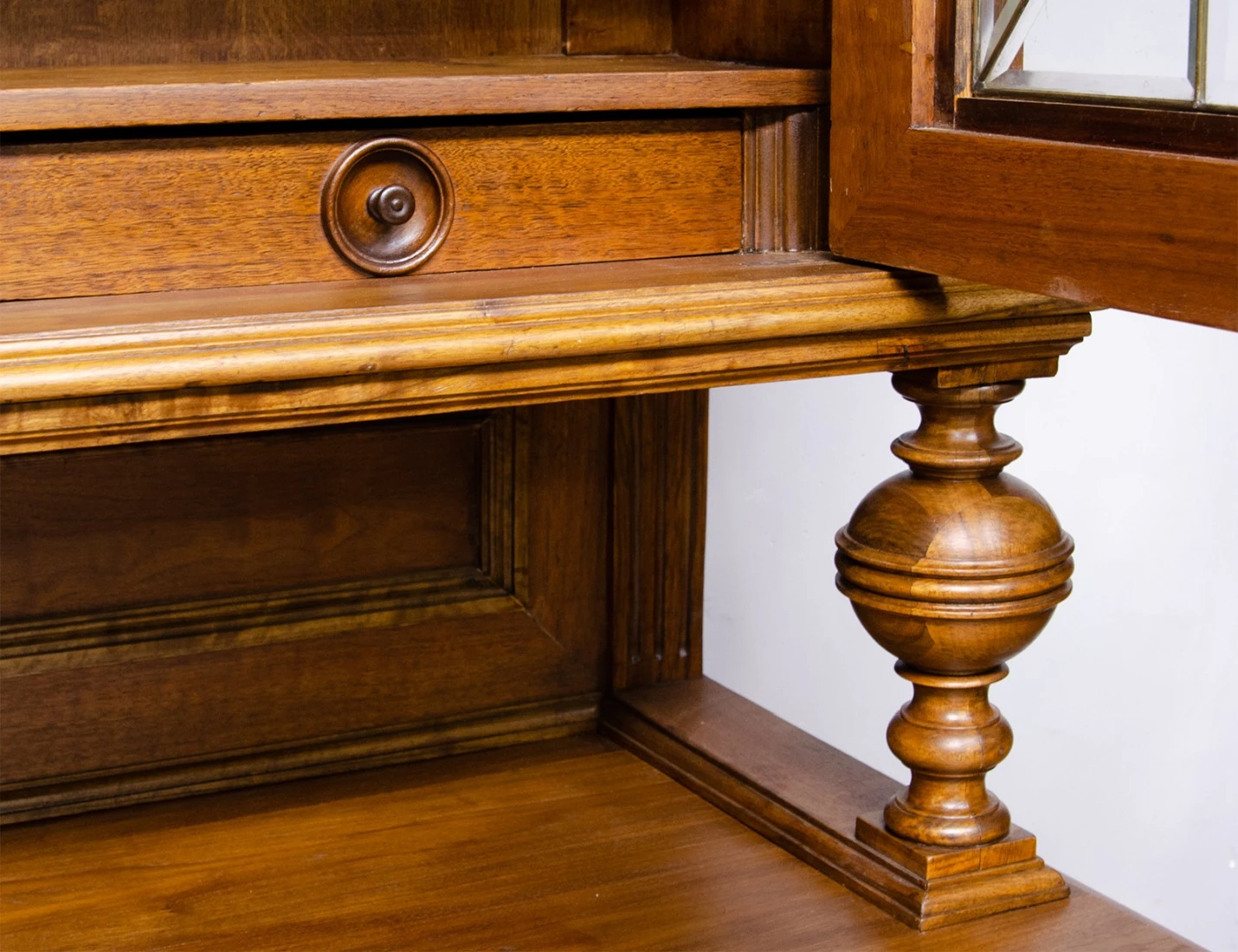 Реставрация буфета 19 века