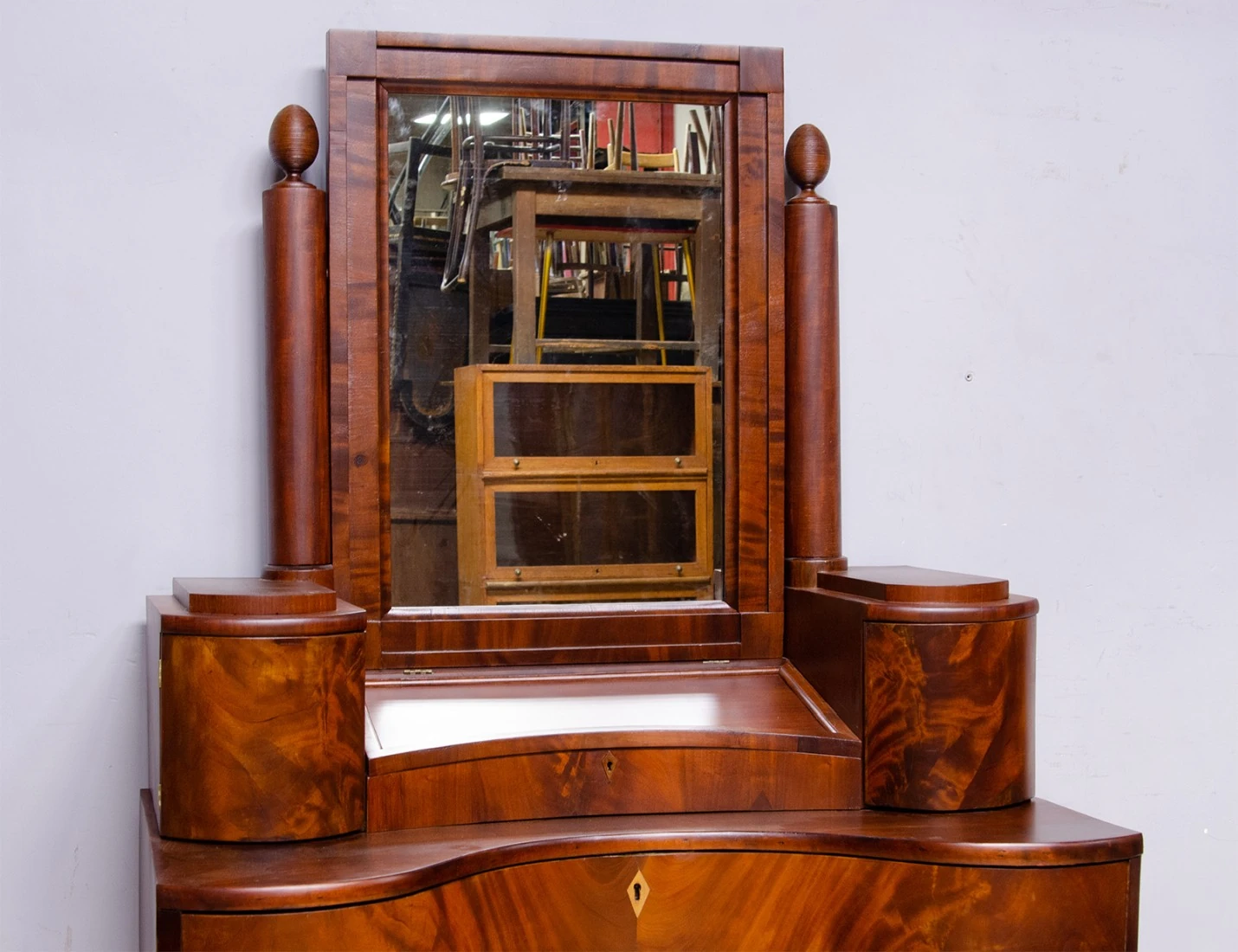 Реставрация антикварного дамского столика ампир