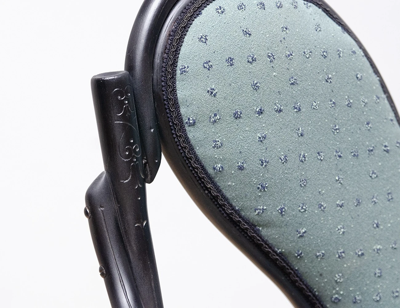 Реставрация дивана №80 фирмы Конъ 