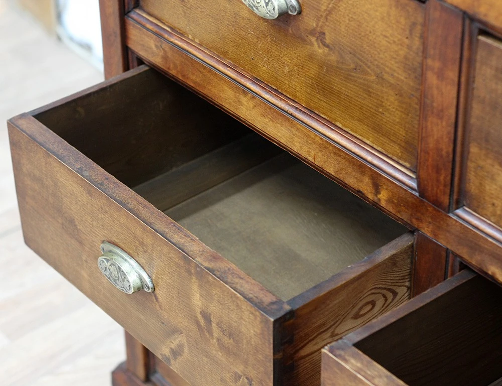 Реставрация старинного комода