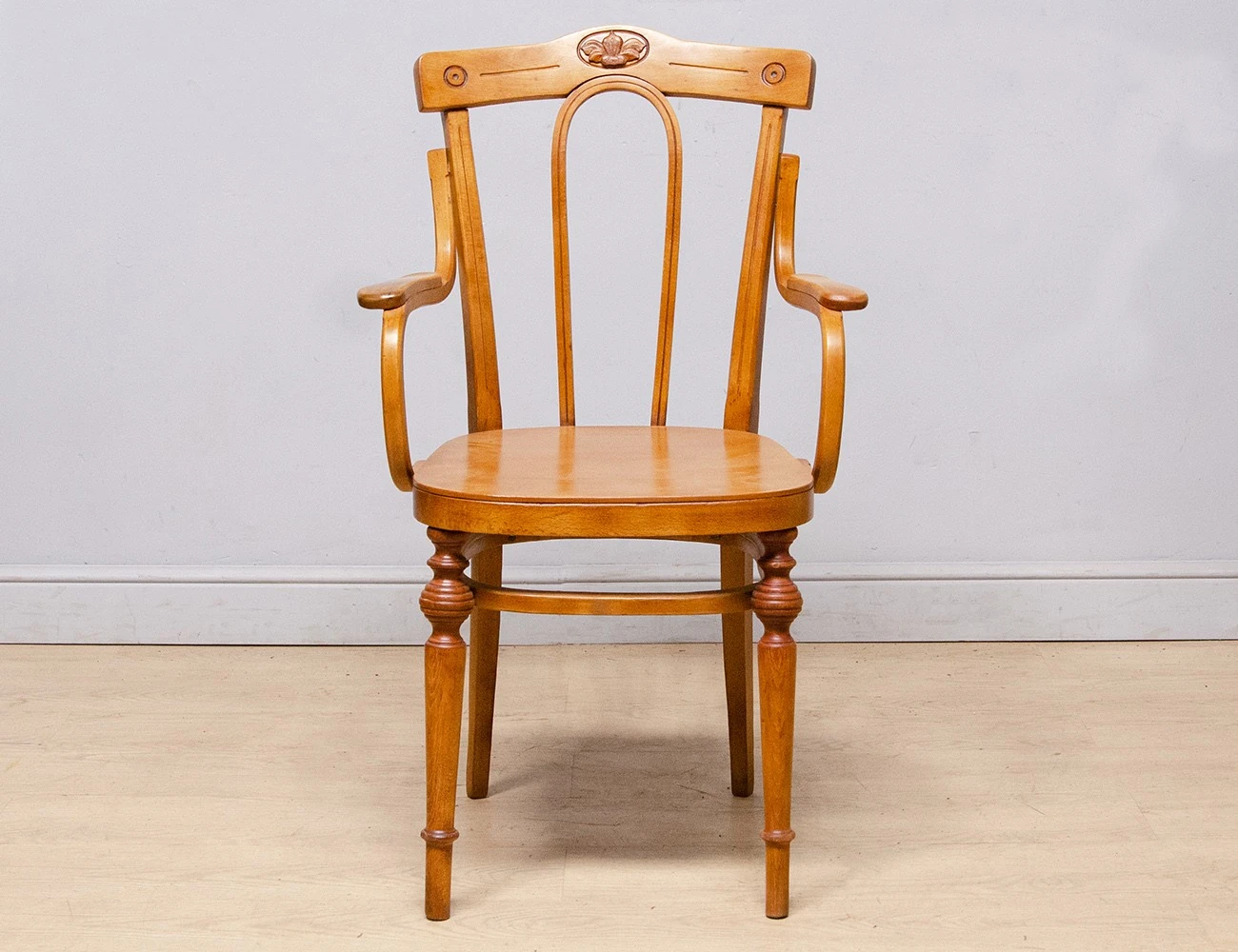 Реставрация венского кресла №104 Братьев Тонет