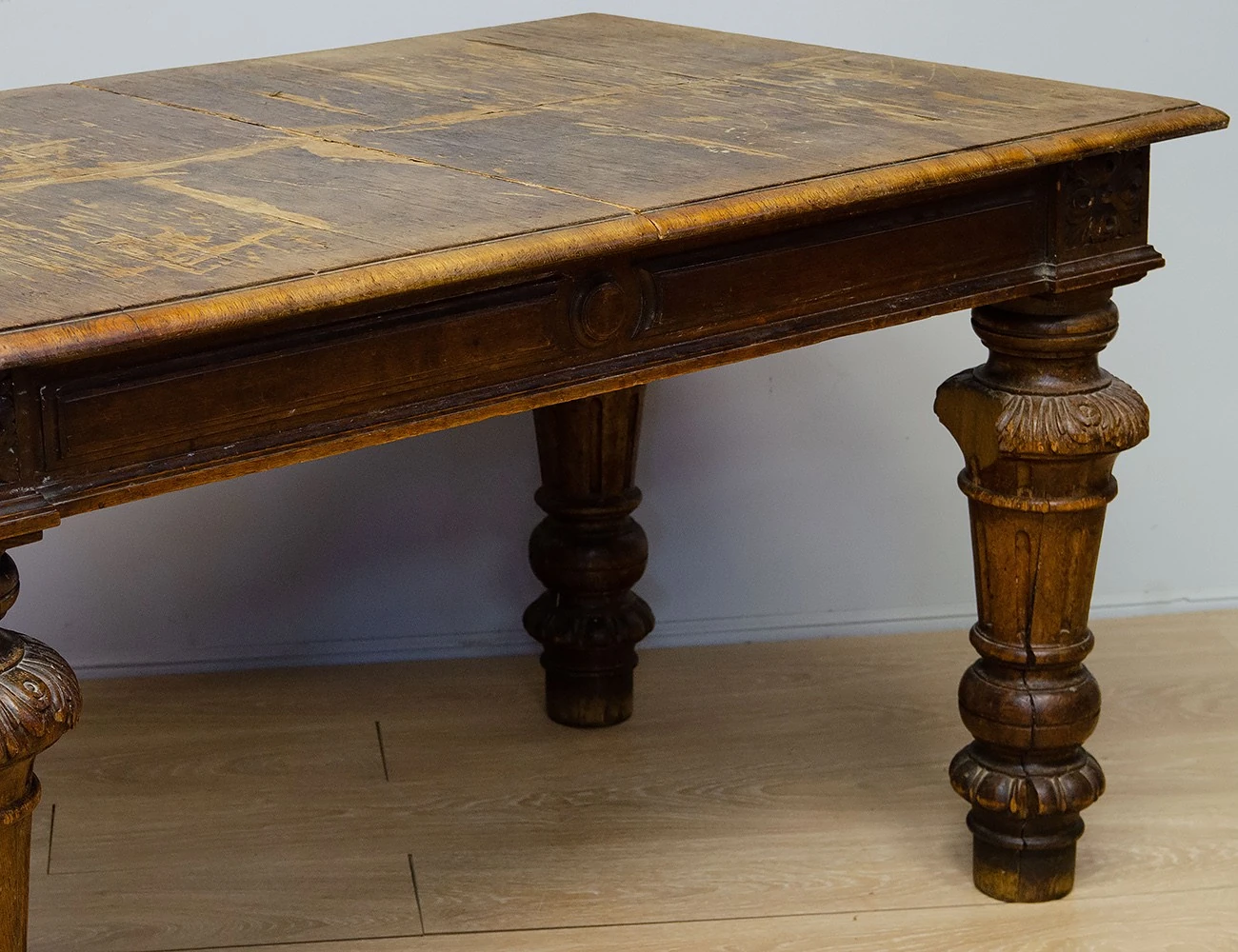 Реставрация дубового обеденного стола 19 века