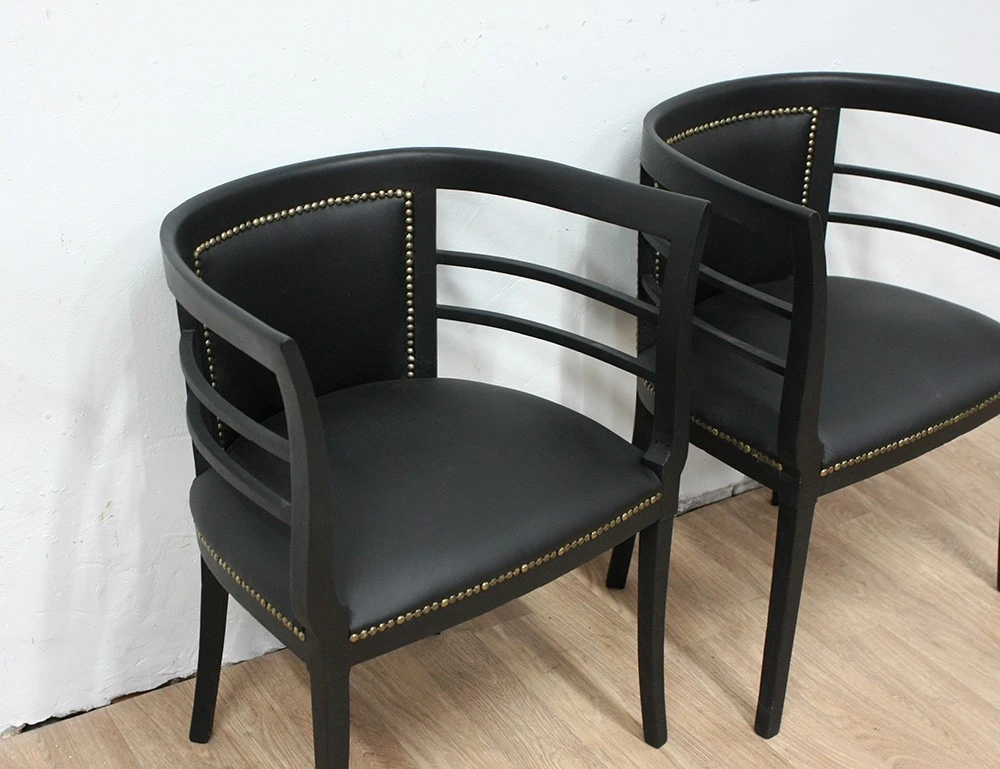 Реставрация пары кабинетных кресел