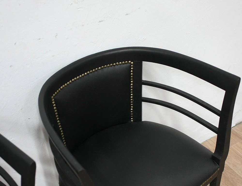 Реставрация пары кабинетных кресел