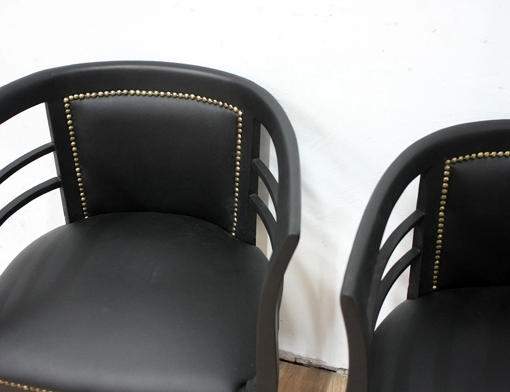 Реставрация пары кабинетных кресел