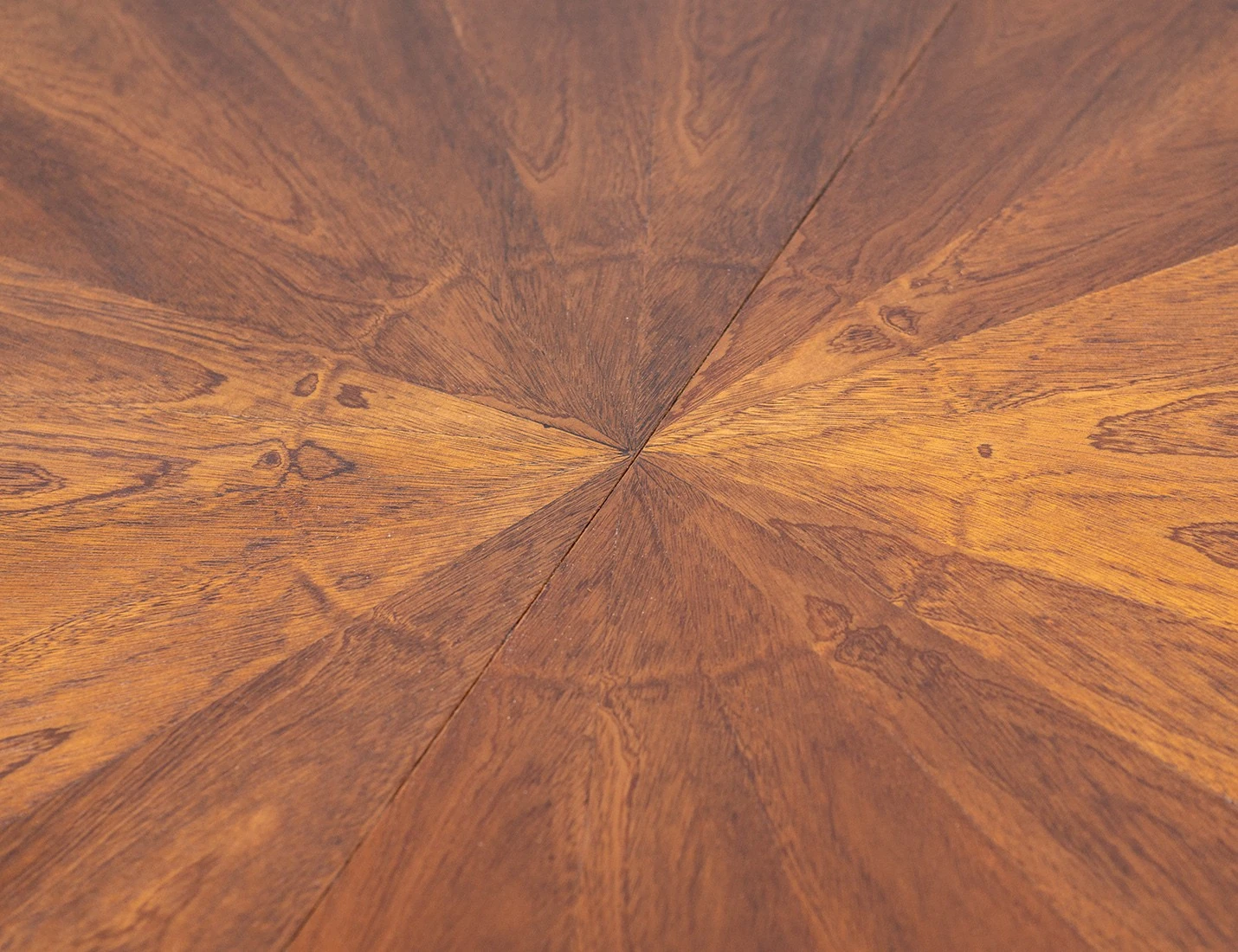 Реставрация обеденного стола красного дерева