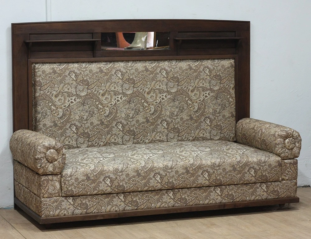 Реставрация дивана с высокой спинкой