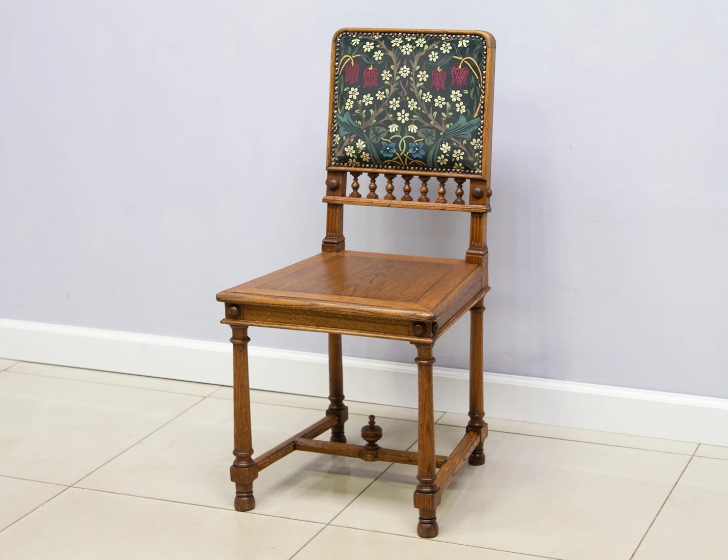 Реставрация антикварного дубового стула