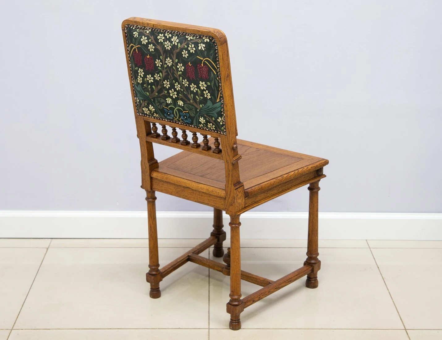 Реставрация антикварного дубового стула