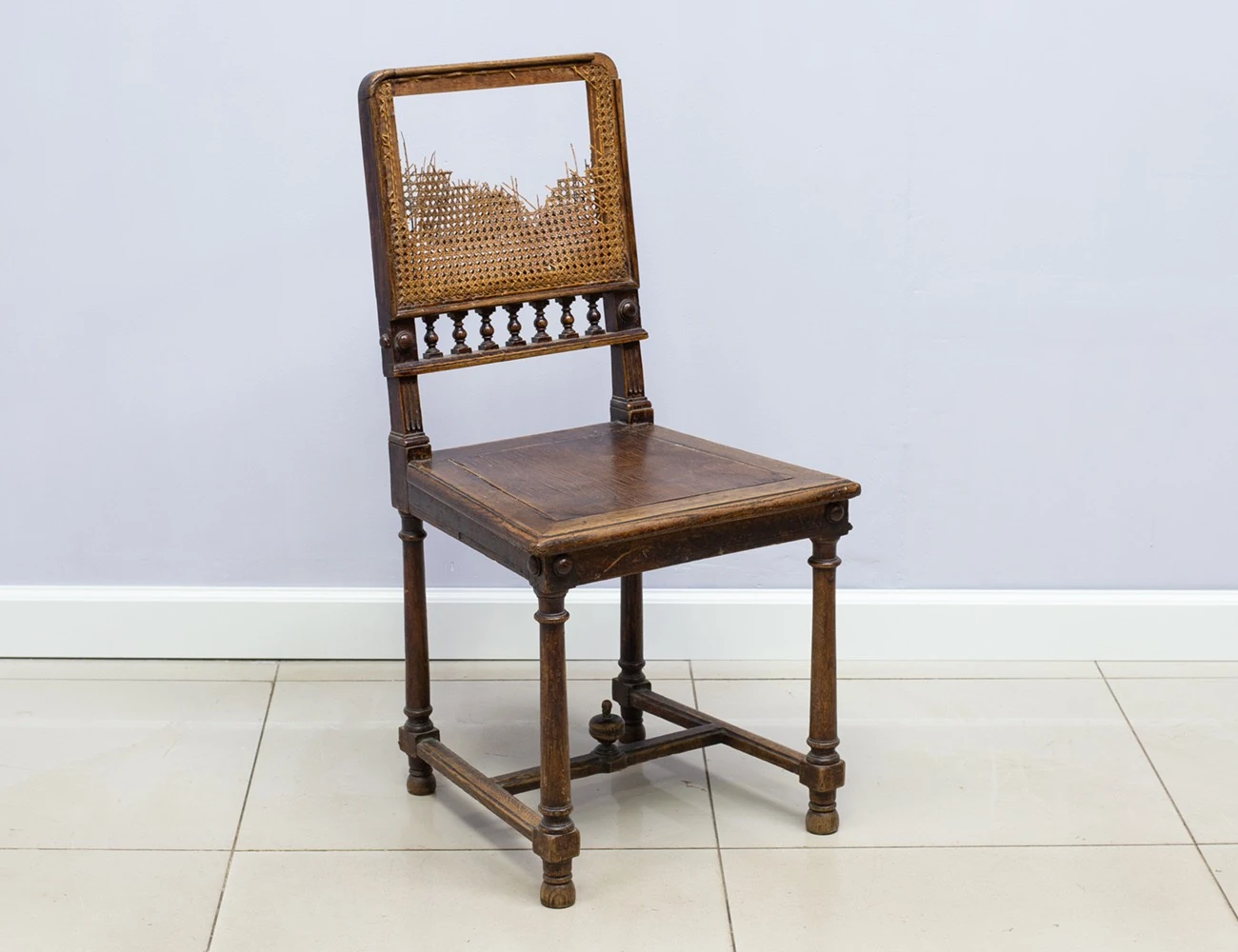 Реставрация антикварного дубового стула