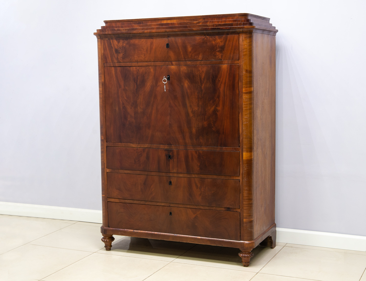 Реставрация секретера красного дерева