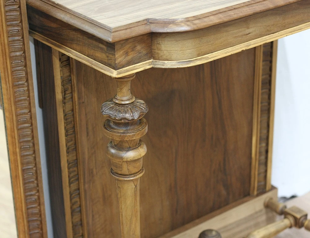 Реставрация орехового простеночного зеркала 19 века