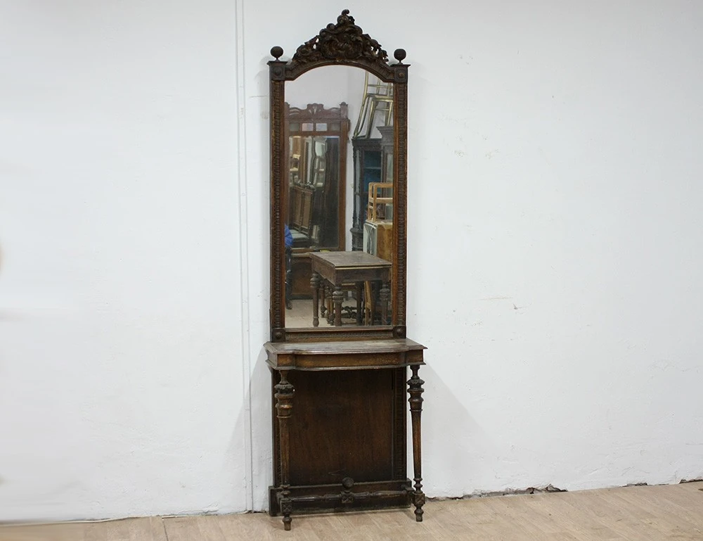 Реставрация орехового простеночного зеркала 19 века