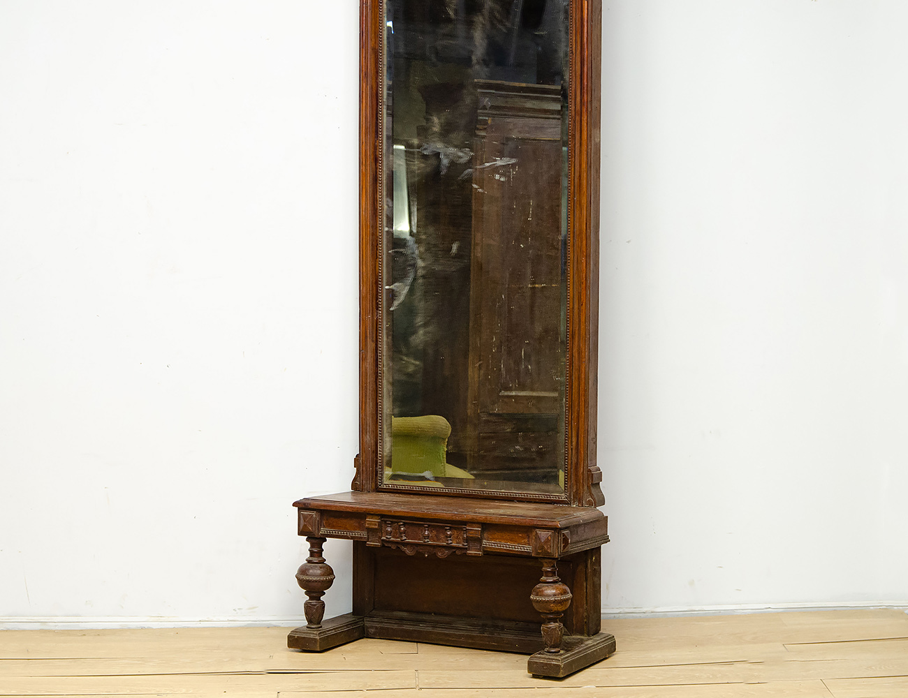 Реставрация антикварного простеночного зеркала