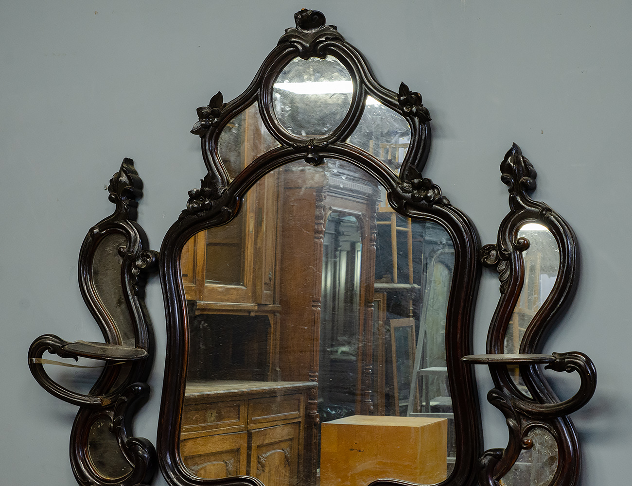 Реставрация антикварного дамского столика 19 века