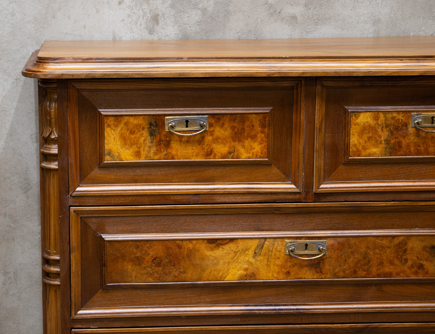 Реставрация антикварного орехового комода 19 века