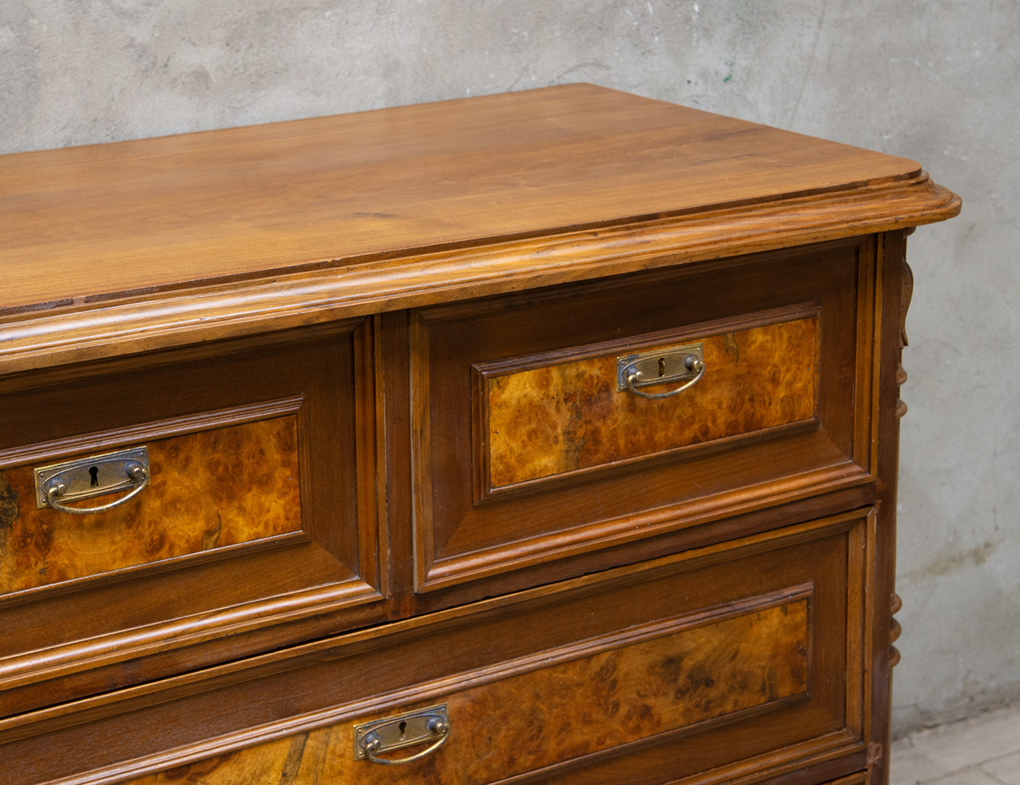 Реставрация антикварного орехового комода 19 века