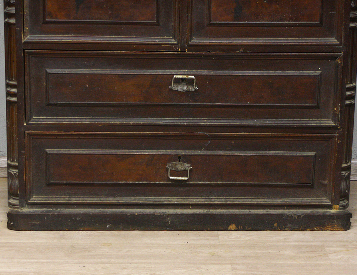 Реставрация антикварного орехового комода 19 века