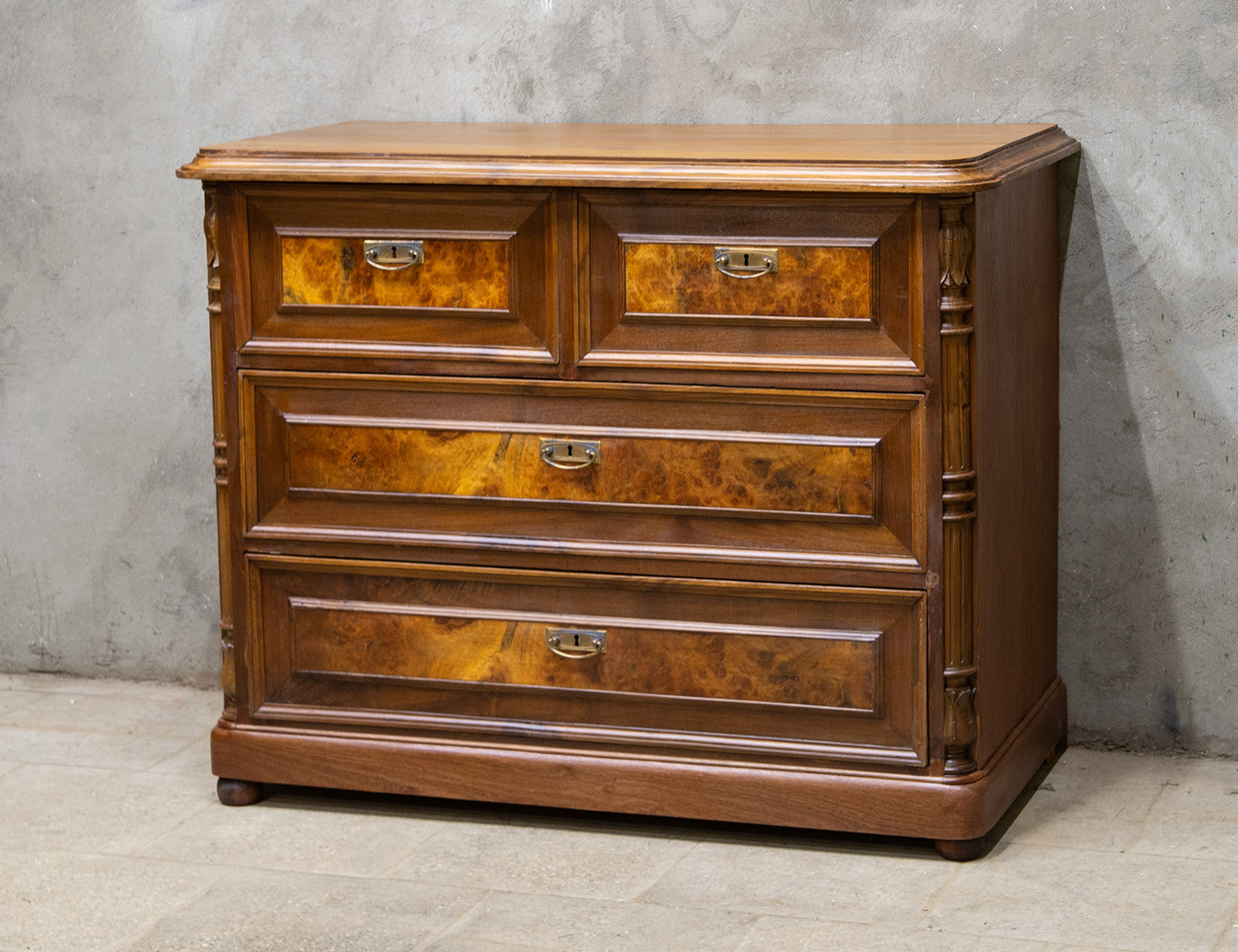 Реставрация антикварного орехового комода 19 века