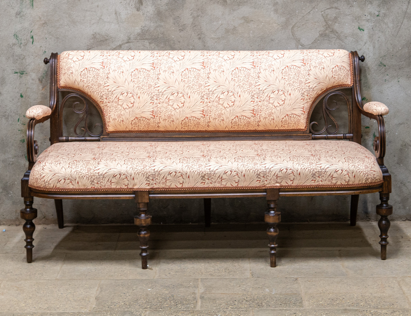 Реставрация венского дивана №2 фирмы Конъ