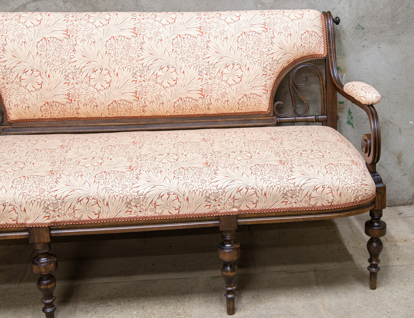 Реставрация венского дивана №2 фирмы Конъ