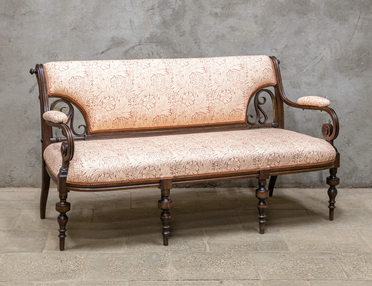 Реставрация венского дивана №2 фирмы Конъ