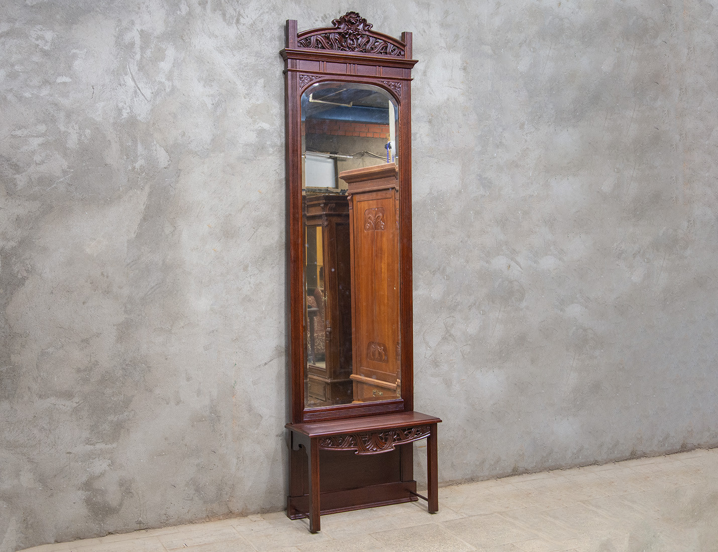 Реставрация простеночного зеркала в стиле модерн