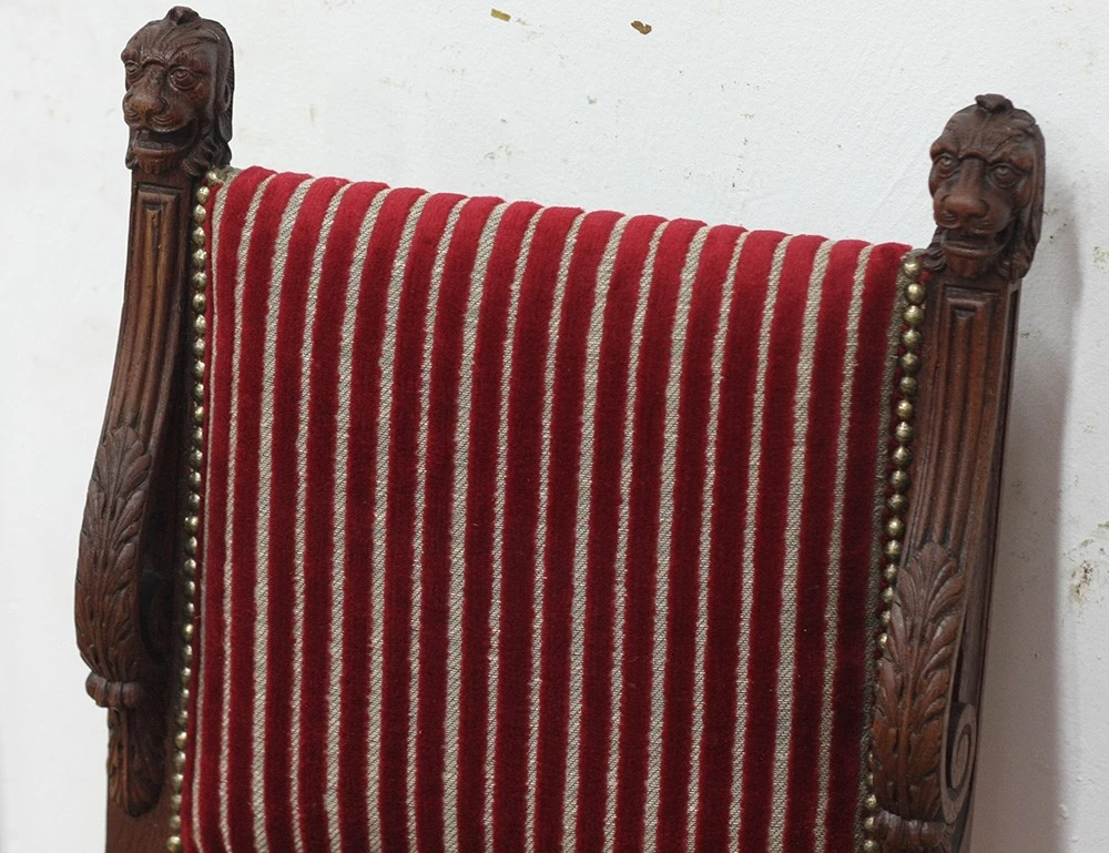 Реставрация стула с головами льва